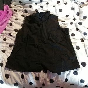 Basic Editions button down no sleeved top. Sz 2x